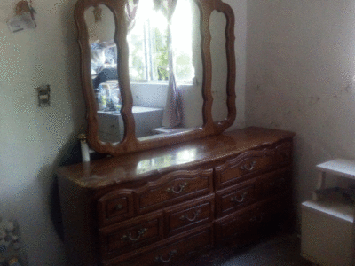 Mano a Mano - VENDO PRECIOSO TOCADOR EN MADERA DE CEDRO