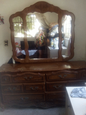 Mano a Mano - VENDO PRECIOSO TOCADOR EN MADERA DE CEDRO