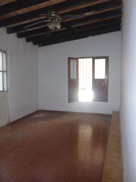 Mano a Mano - COL. 5 DE DICIEMBRE CASA DE 7 RECAMARAS